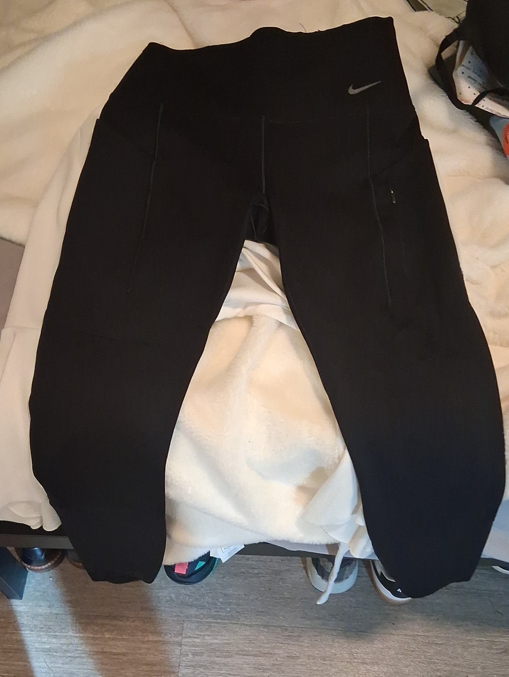 Nike Black Girls' High-Waist Athletic Leggings with Zip Pocket